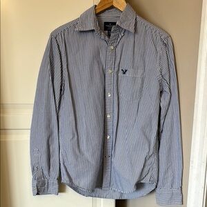 American Eagle Men’s XS Blue/White  Striped Shirt, button down EUC
